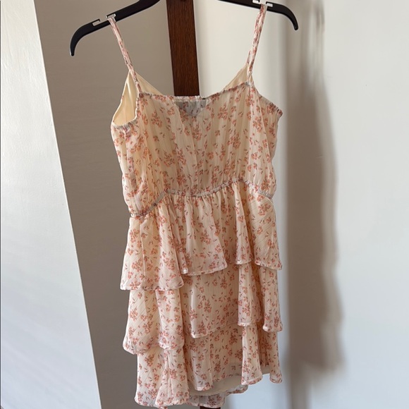 Trixxi Floral Tiered Dress - Picture 4 of 7